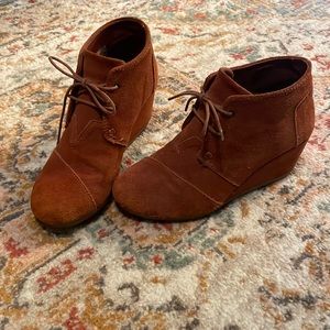 🍁 Toms Wedge Booties - Size 7